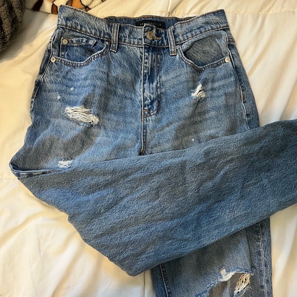 Aeropostale slim thick curvy mom jeans with rips